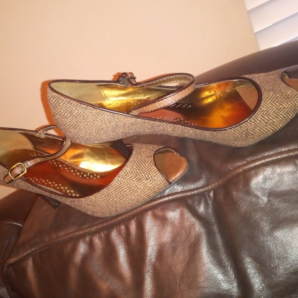 Tweed fabric kneels with peep toe